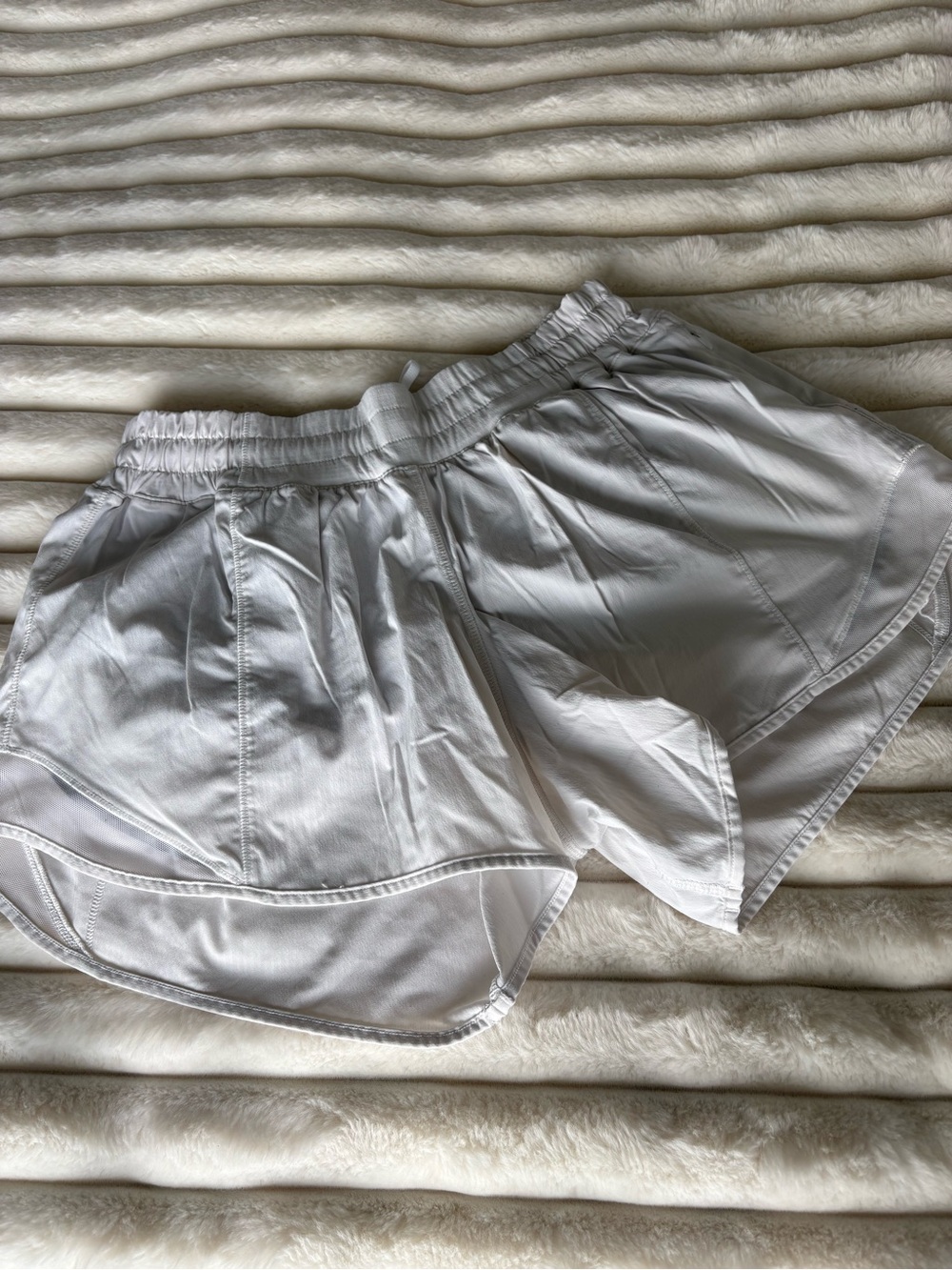Lululemon white hotty hot short